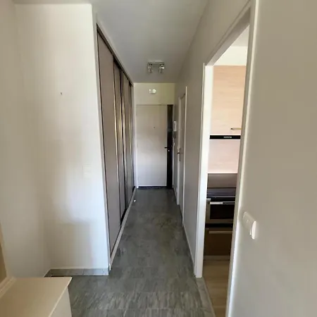 Beau Proche Des Plages Piscine Apartment