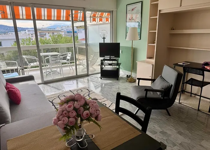 Beau Proche Des Plages Piscine アパート